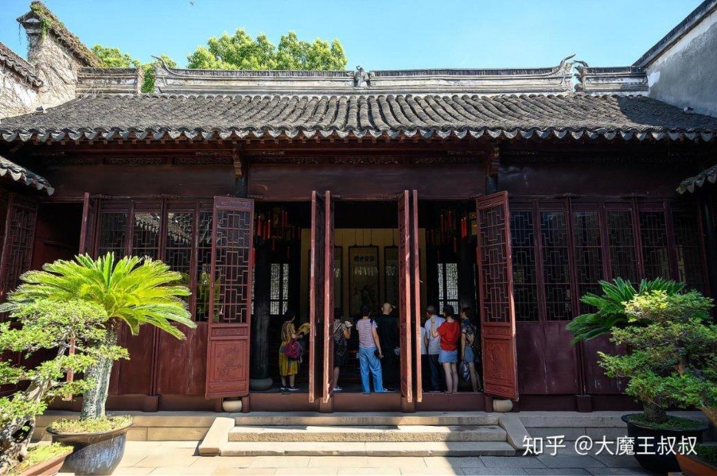贵阳通报居民家起火致1死:救援发现消防栓无法正常使用,正调查